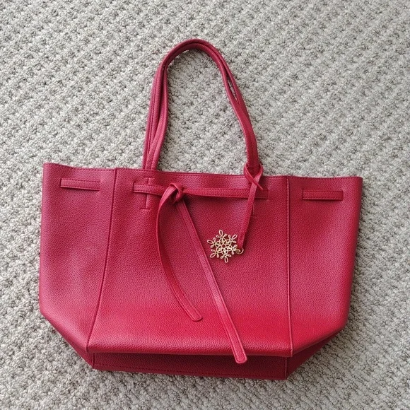 Elegant Red Tote Bag - Picture 12 of 17